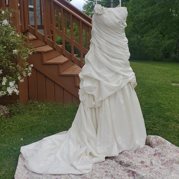 House of WV Other - Wedding Dress